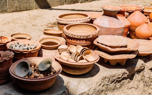 别具一格的陶器广场 中世纪氛围下的陶瓷艺术盛宴